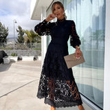 Elaina | Stilfuld Midi Kjole med Blonde Detaljer